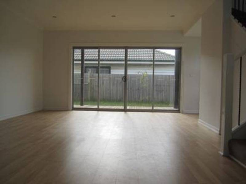 1/130 McIntosh Road, Altona North VIC 3025