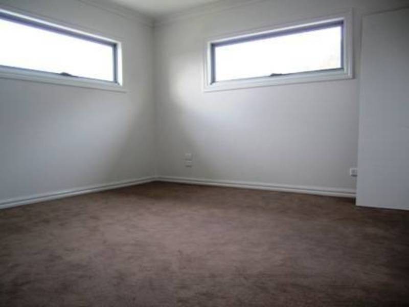 1/130 McIntosh Road, Altona North VIC 3025