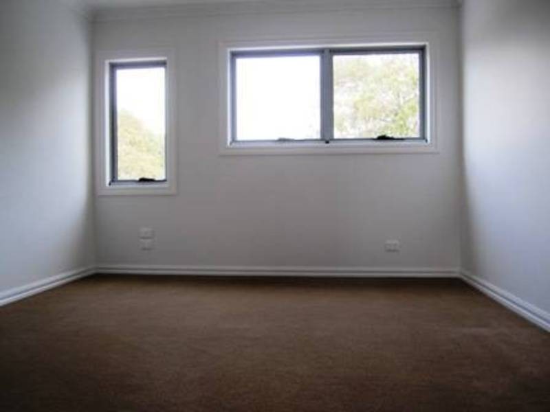 2/130  McIntosh Road, Altona North VIC 3025