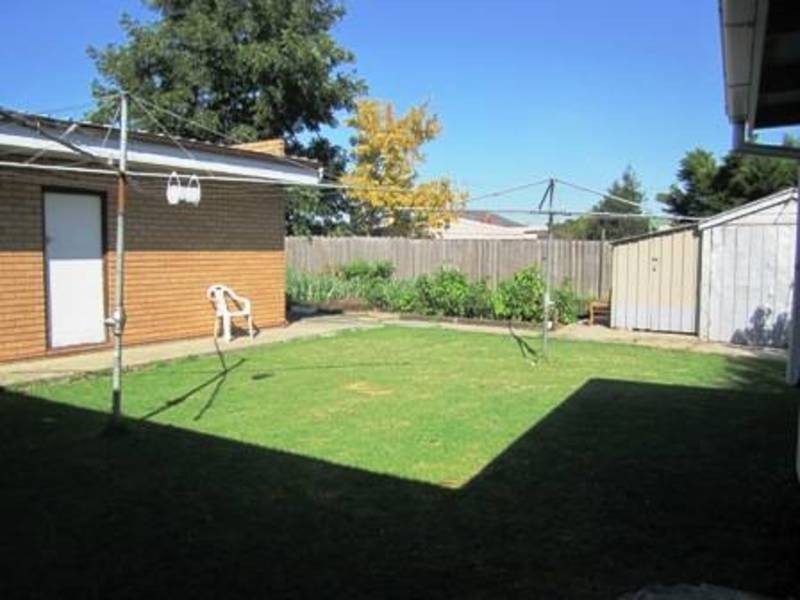 2/22 Stapley Cres, Altona North VIC 3025