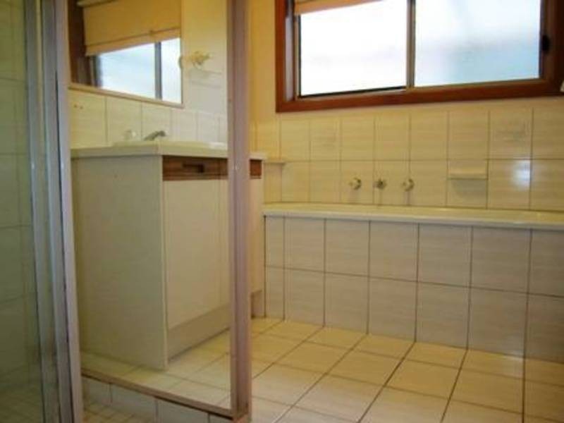 19 Tweed Crt, Werribee VIC 3030