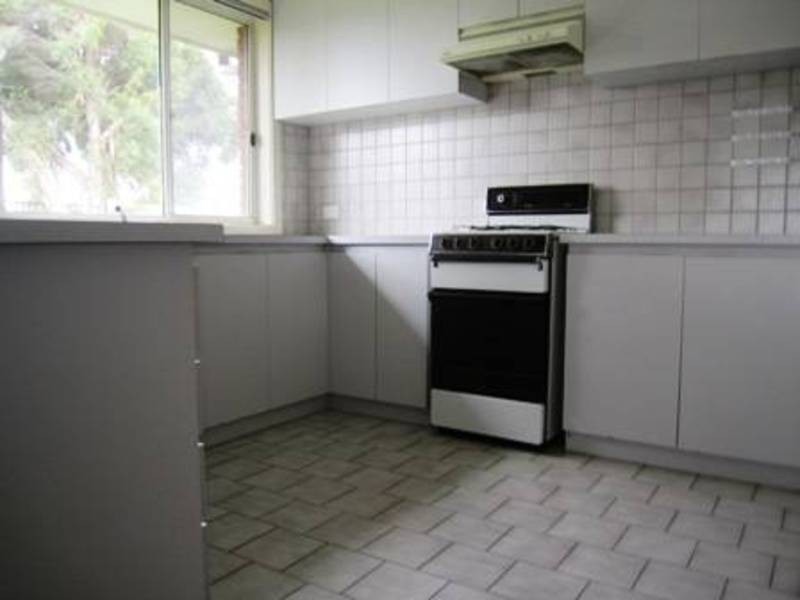 2/12 Tatman Drive, Altona Meadows VIC 3028