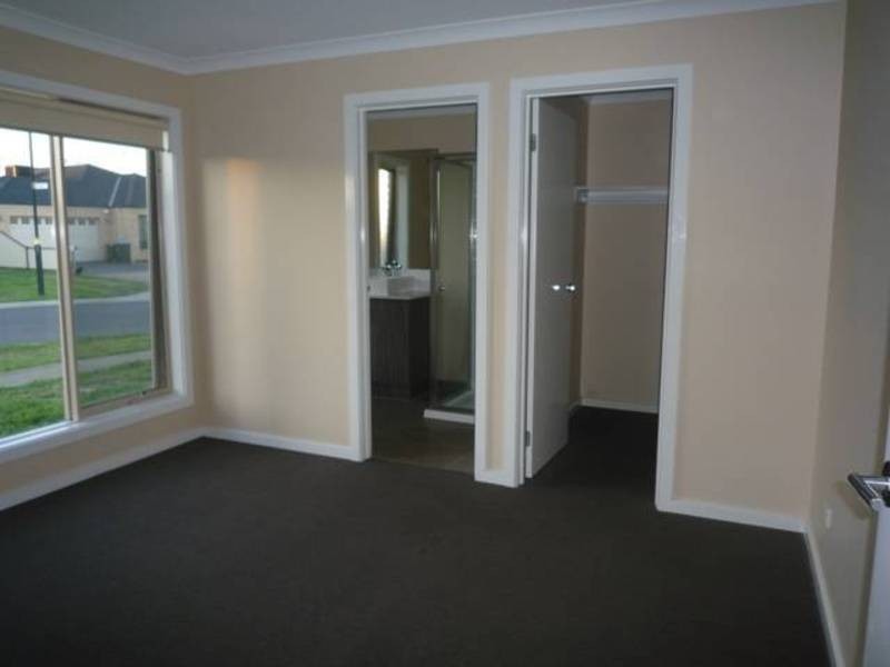 3 Bridgewater Way, Truganina VIC 3029