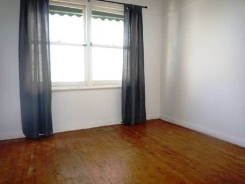 95 Paget Ave, Glenroy VIC 3046