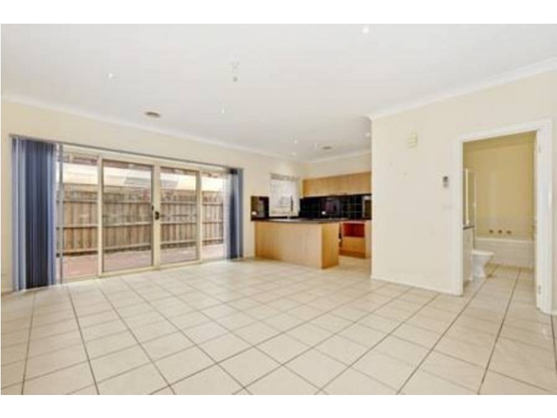 2 Glade Ave, Altona North VIC 3025