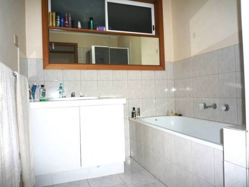 1/179 Civic Parade, Altona VIC 3018