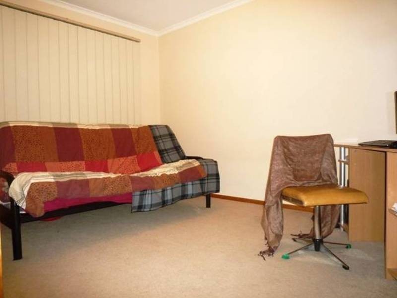 1/179 Civic Parade, Altona VIC 3018