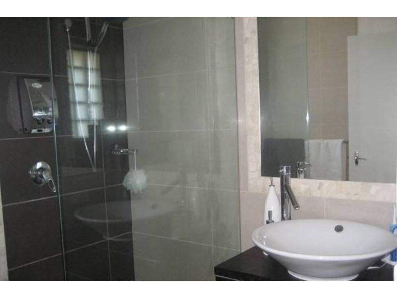 8/355 Blackshaws, Altona North VIC 3025