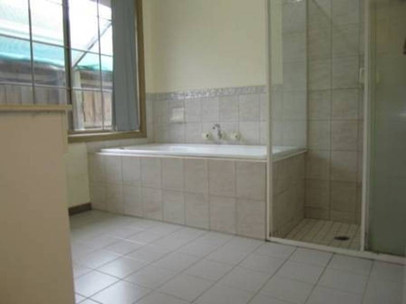 51 Roach Drive, Altona Meadows VIC 3028