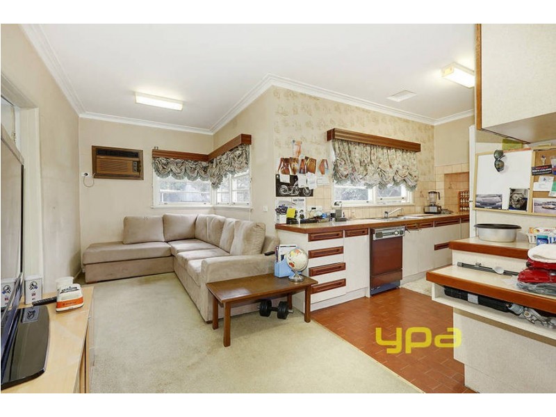 22 Moss Court, Glenroy VIC 3046