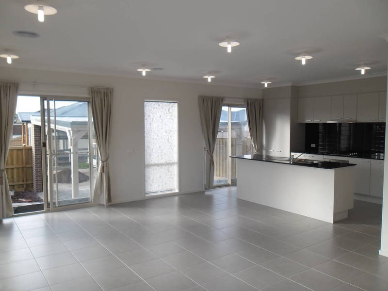 92 St Arnaud Road, Eynesbury VIC 3338