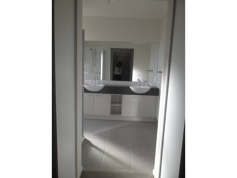 92 St Arnaud Road, Eynesbury VIC 3338