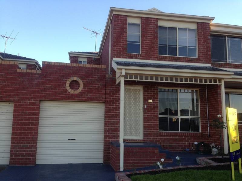 10a Village Ave, Taylors Lakes VIC 3038