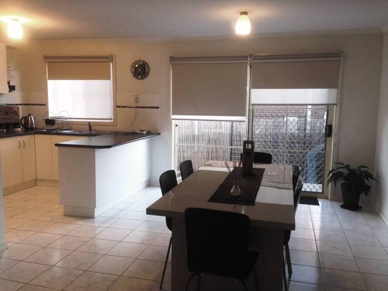 10a Village Ave, Taylors Lakes VIC 3038