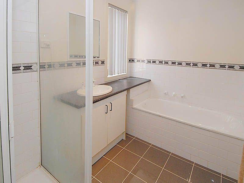 10a Village Ave, Taylors Lakes VIC 3038