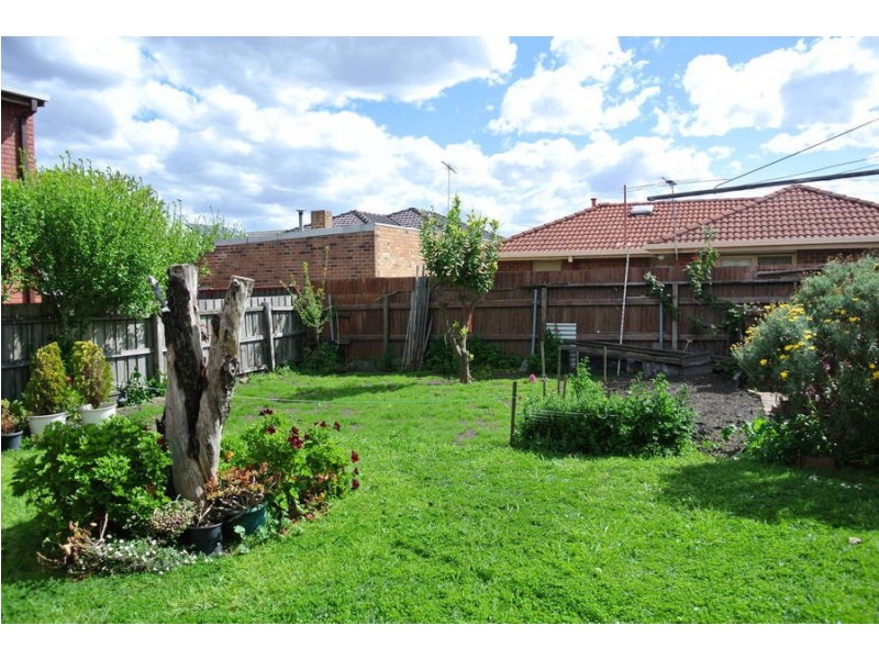 13 Ross St, Coburg VIC 3058
