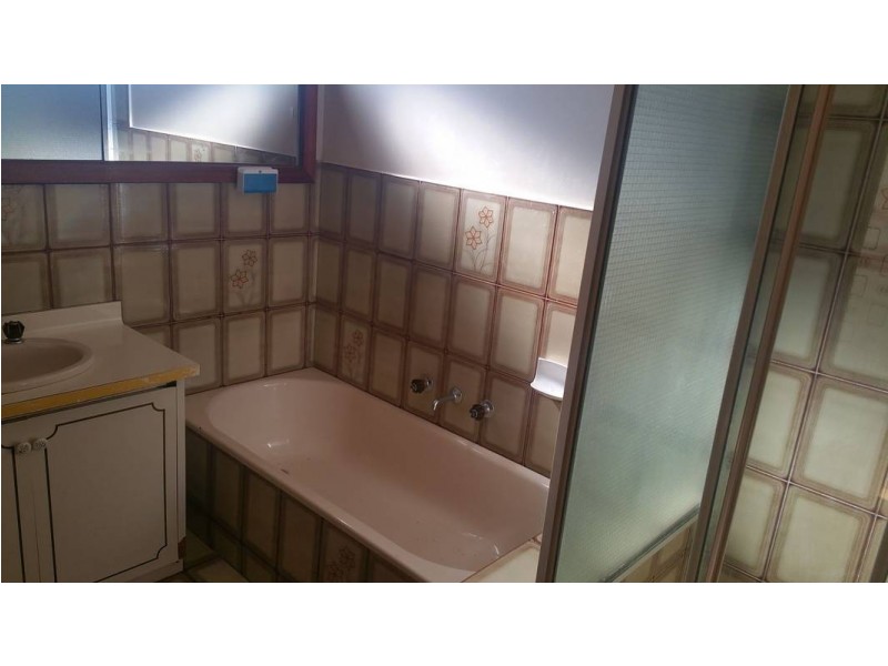 17 Patricia Drive, Fawkner VIC 3060