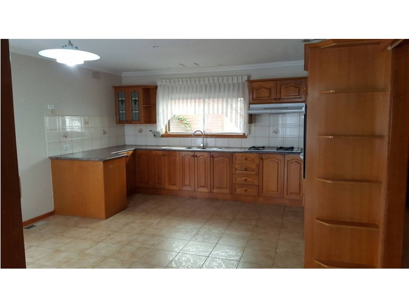 13  Currawong Avenue, Lalor VIC 3075