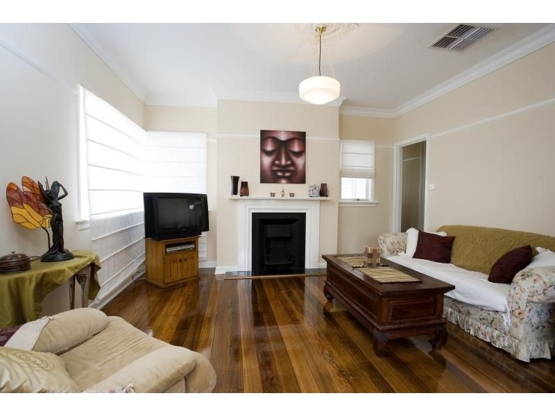 2 Morley Street, Glenroy VIC 3046