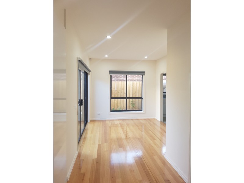 5 Jessie Hunter Street, Hadfield VIC 3046