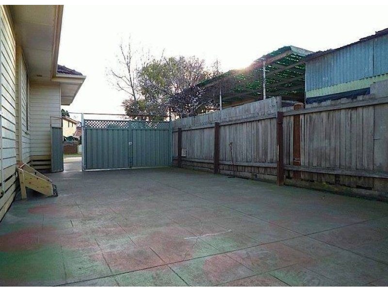 6 Lorenson Avenue, Coburg North VIC 3058