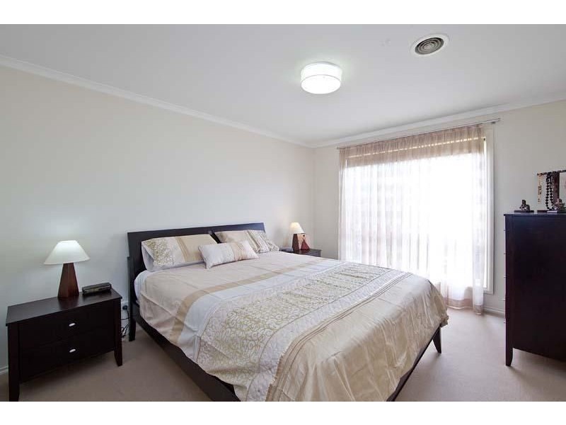 4/18 Sylvan Grove, Pascoe Vale VIC 3044
