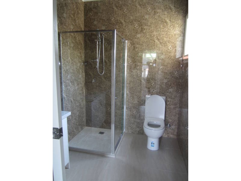 4/68  Wheatsheaf Road, Glenroy VIC 3046