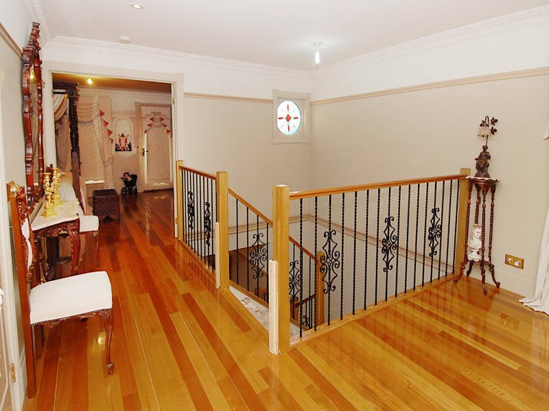 25 Parkin Ave, Caroline Springs VIC 3023