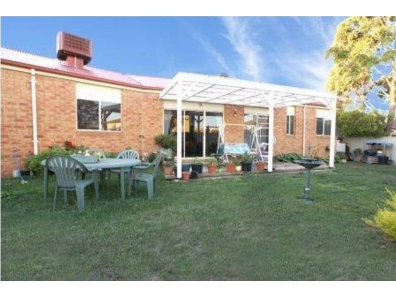 26 Caroline Springs Blv, Caroline Springs VIC 3023