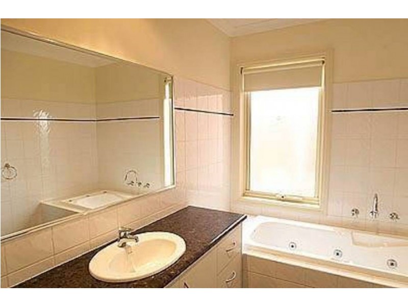 19 Meadowview Way, Cairnlea VIC 3023