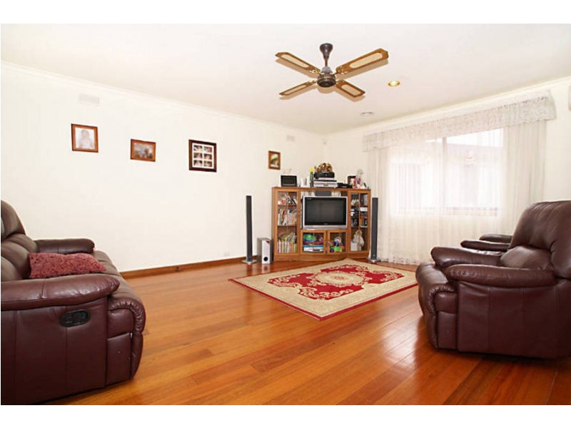 20 Diamond Ave, Albanvale VIC 3021