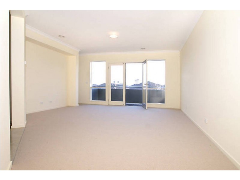 20 Vaucluse Blv, Point Cook VIC 3030