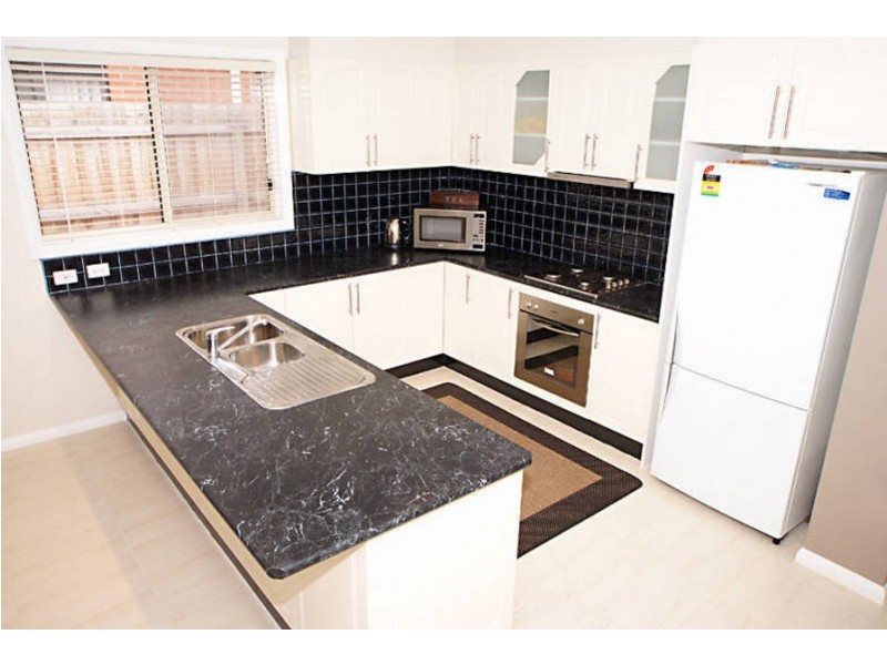 17 Minvi Tce, Cairnlea VIC 3023