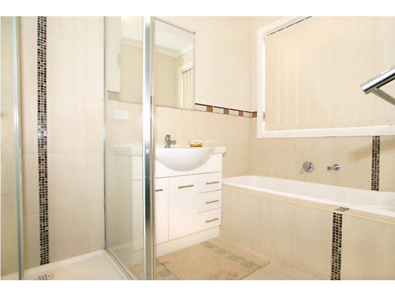 17 Minvi Tce, Cairnlea VIC 3023