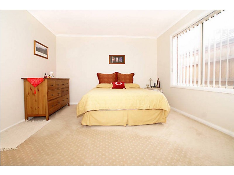 17 Minvi Tce, Cairnlea VIC 3023