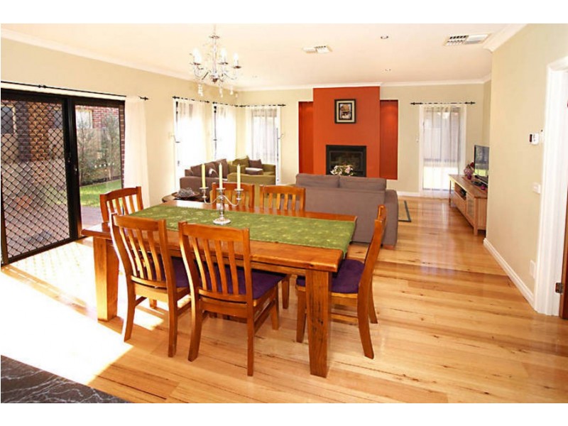 22 Barringo Way, Caroline Springs VIC 3023