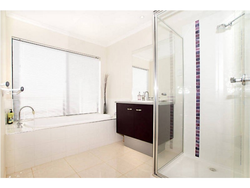 Caroline Springs VIC 3023