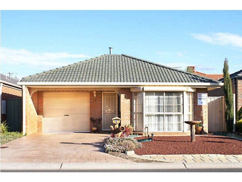 4 Goulburn Cct, Caroline Springs VIC 3023