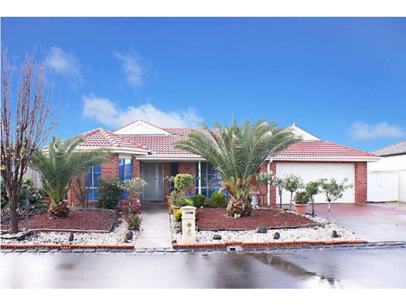 4 Ryan Lane, Caroline Springs VIC 3023