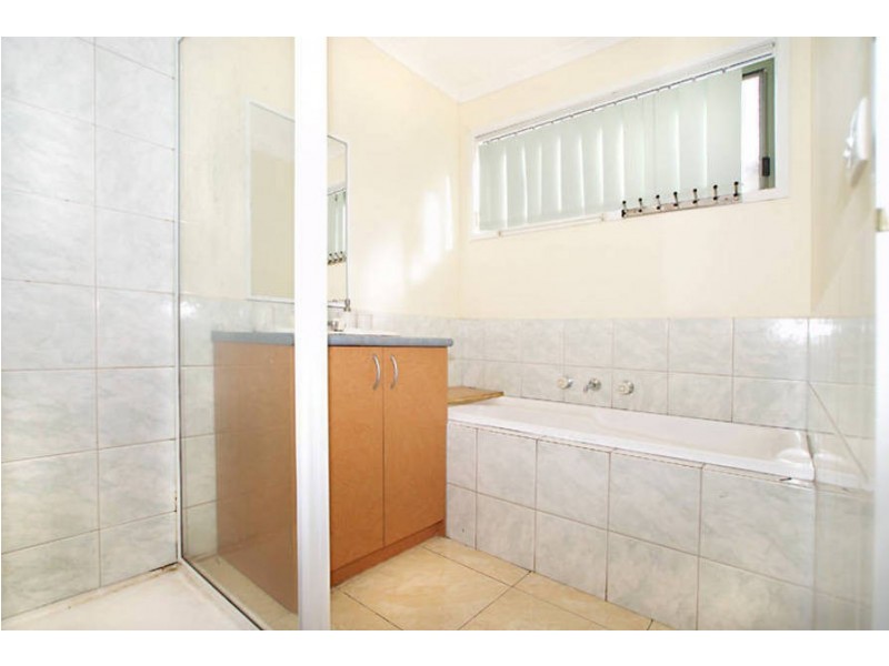 4 Ryan Lane, Caroline Springs VIC 3023