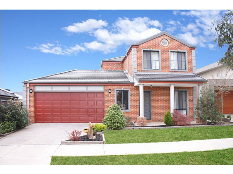 8 Dobell Cresent, Caroline Springs VIC 3023