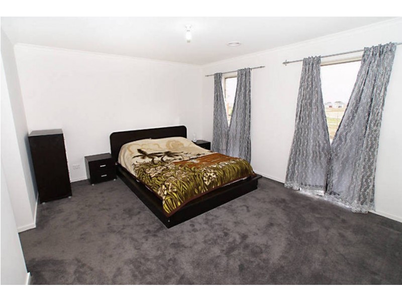 22 Hascombe Drive, Caroline Springs VIC 3023