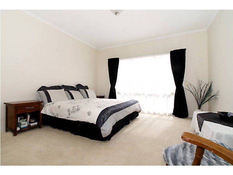 3 Kenrick Mews, Caroline Springs VIC 3023