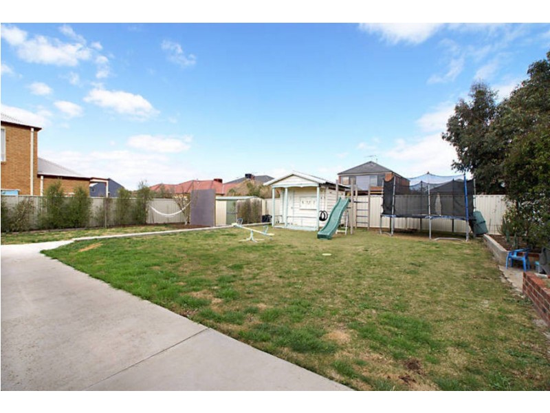 3 Kenrick Mews, Caroline Springs VIC 3023