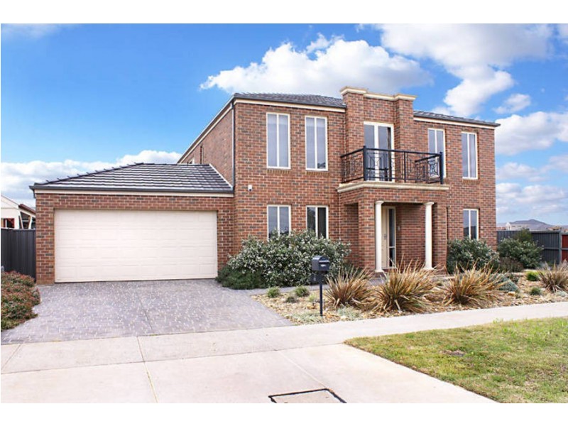 6 Gill Place, Caroline Springs VIC 3023