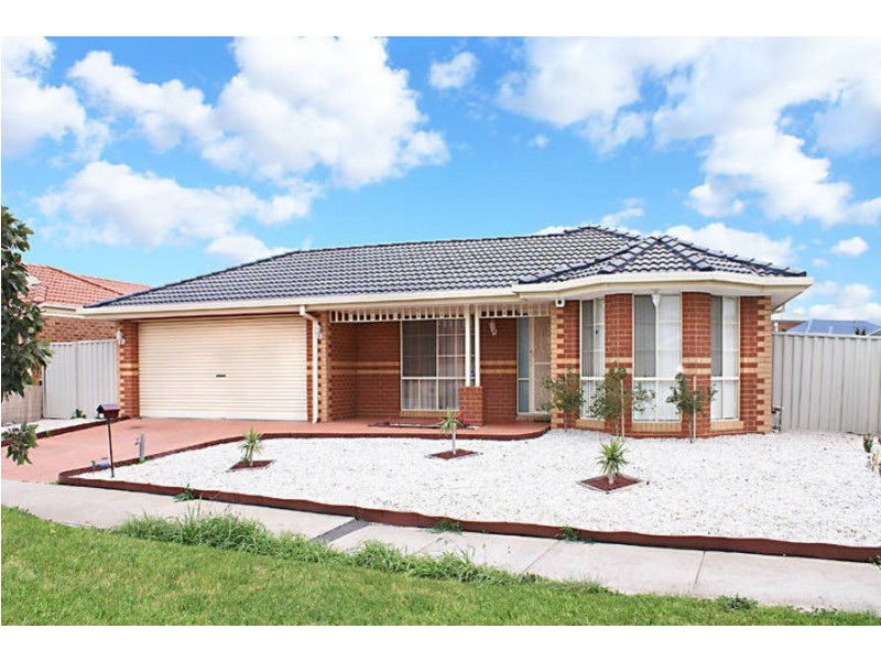 31 Wyperfield Cct, Caroline Springs VIC 3023