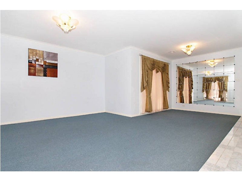 31 Wyperfield Cct, Caroline Springs VIC 3023