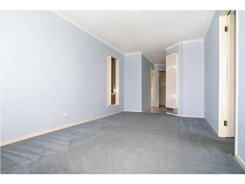 73 Fydler Ave, Burnside VIC 3023