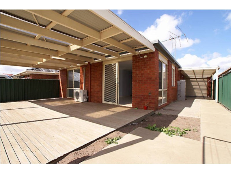 73 Fydler Ave, Burnside VIC 3023