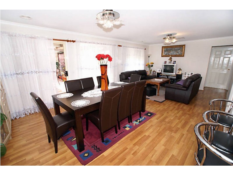 71 Fydler Ave, Burnside VIC 3023